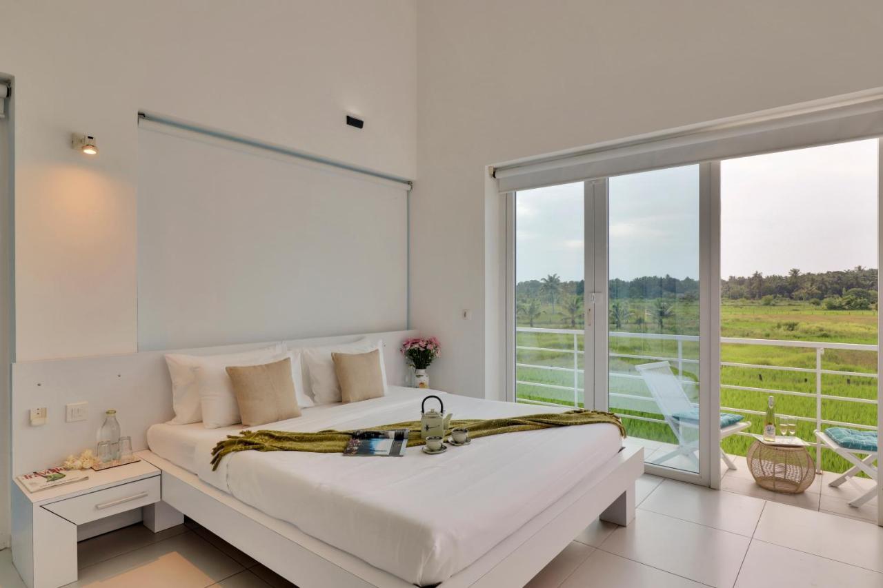 Elivaas 4 Bhk With Pvt Pool & Sunrise Or Sunset View - Risaia *