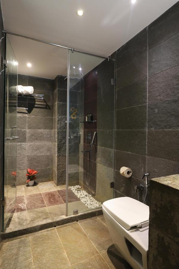 Elivaas 4 Bhk With Pvt Pool & Sunrise Or Sunset View - Risaia