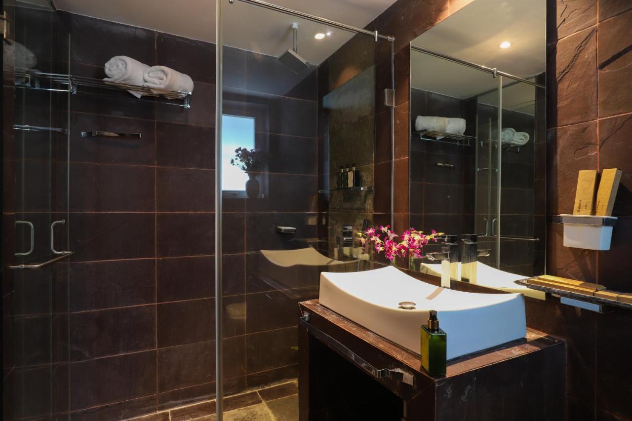Elivaas 4 Bhk With Pvt Pool & Sunrise Or Sunset View - Risaia Villa Nerul (Goa)