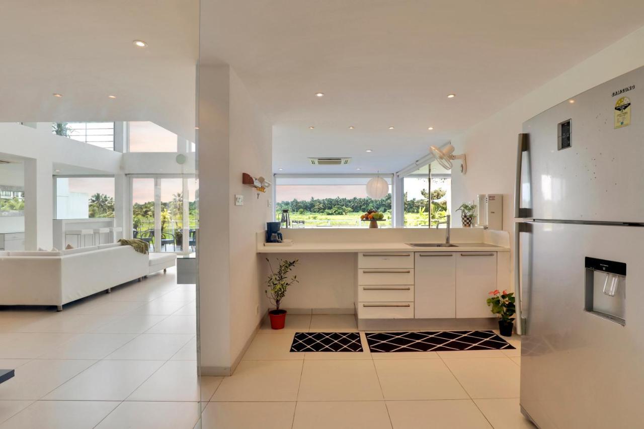Elivaas 4 Bhk With Pvt Pool & Sunrise Or Sunset View - Risaia