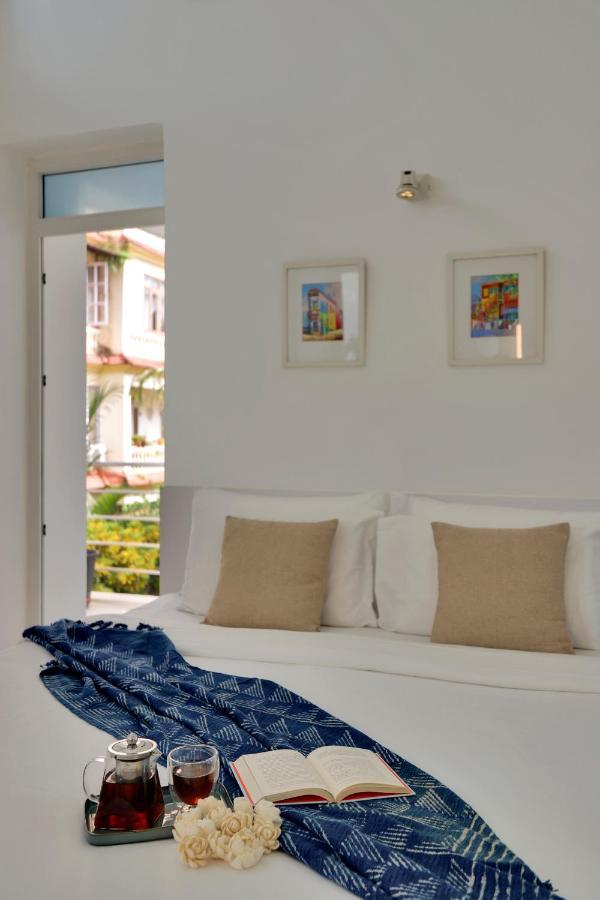 Villa Elivaas 4 Bhk With Pvt Pool & Sunrise Or Sunset View - Risaia
