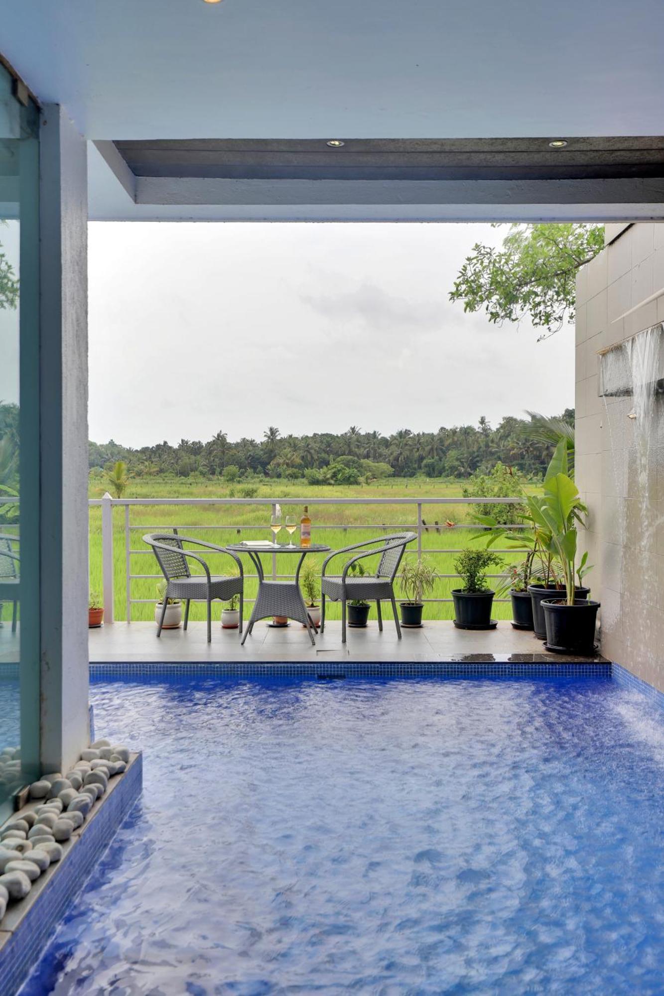 Elivaas 4 Bhk With Pvt Pool & Sunrise Or Sunset View - Risaia Nerul (Goa)